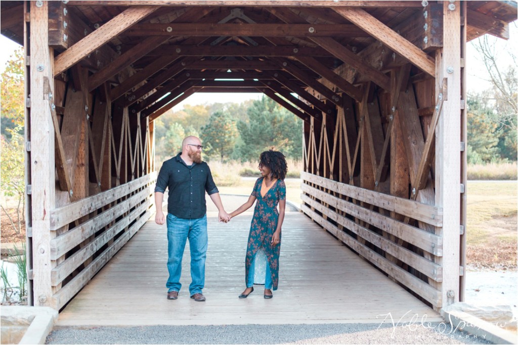 garrarnd-landing-park-fall-engagement-session_0004